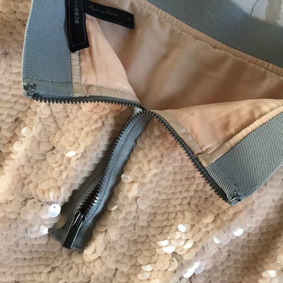 BCBG Micahela sequin soft pink mini skirt with elastic waist and back zip S/4 - Picture 4 of 8